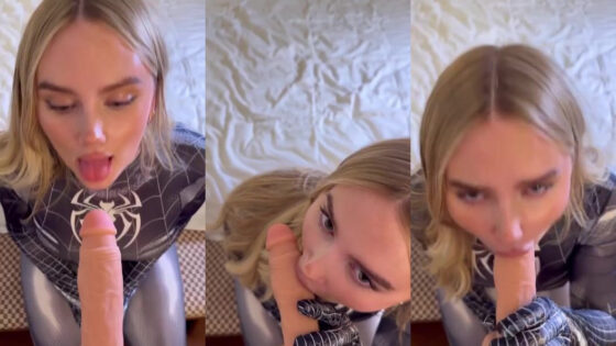 Anna Kopf Mujer Araña Chupando Polla Falsa