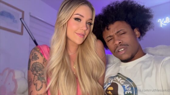 Kali Roses chupa y folla una BBC