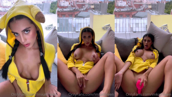 María Alejandra Quintero se masturba con sudadera con capucha de Pikachu
