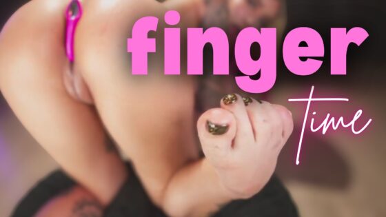 Masturbándose con un vibrador remoto