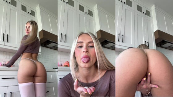 Vega Thompson Se Toca El Coño En La Cocina