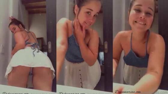 Dulcemariaa se desnuda y luego se masturba