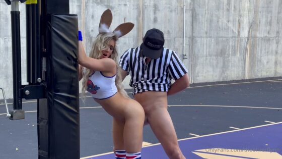 Livvalittle es criticada por su cosplay de Lola Bunny