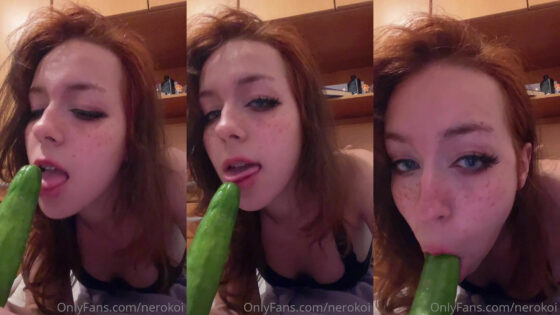 Neroko Kaigan chupa un pepino mojado