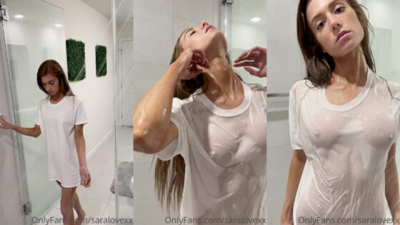 Saralovexx se moja la camisa en la ducha