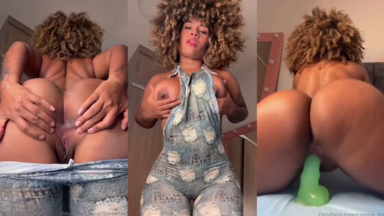 Vanessa Torres monta un consolador con su gran culo