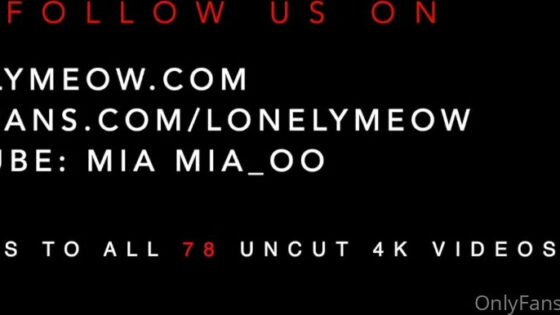 Lonelymeow tiene sexo en una mesa