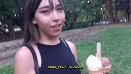 Mewslut es criticada en el parque