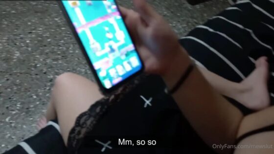 Mewslut esposado se la follan a cuatro patas